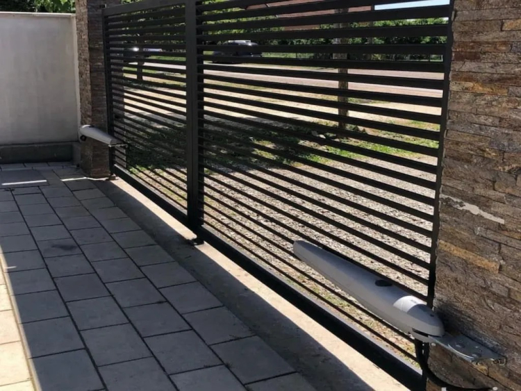 Bảo vệ an ninh với Cổng tự động Tay đòn Couper 24