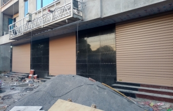 Công trình nằm sau siêu thất Thúy Đằng. Nơi giao nhau giữa đường Trần Phú và Đường Tuệ Tĩnh. Chủ đầu tư chú Giang